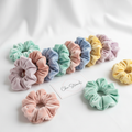 Set de scrunchies de terciopelo pastel cute y trendy